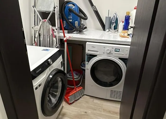 Апартаменти Modern Cozy Flat In Berceni Near Transportation Бухарест